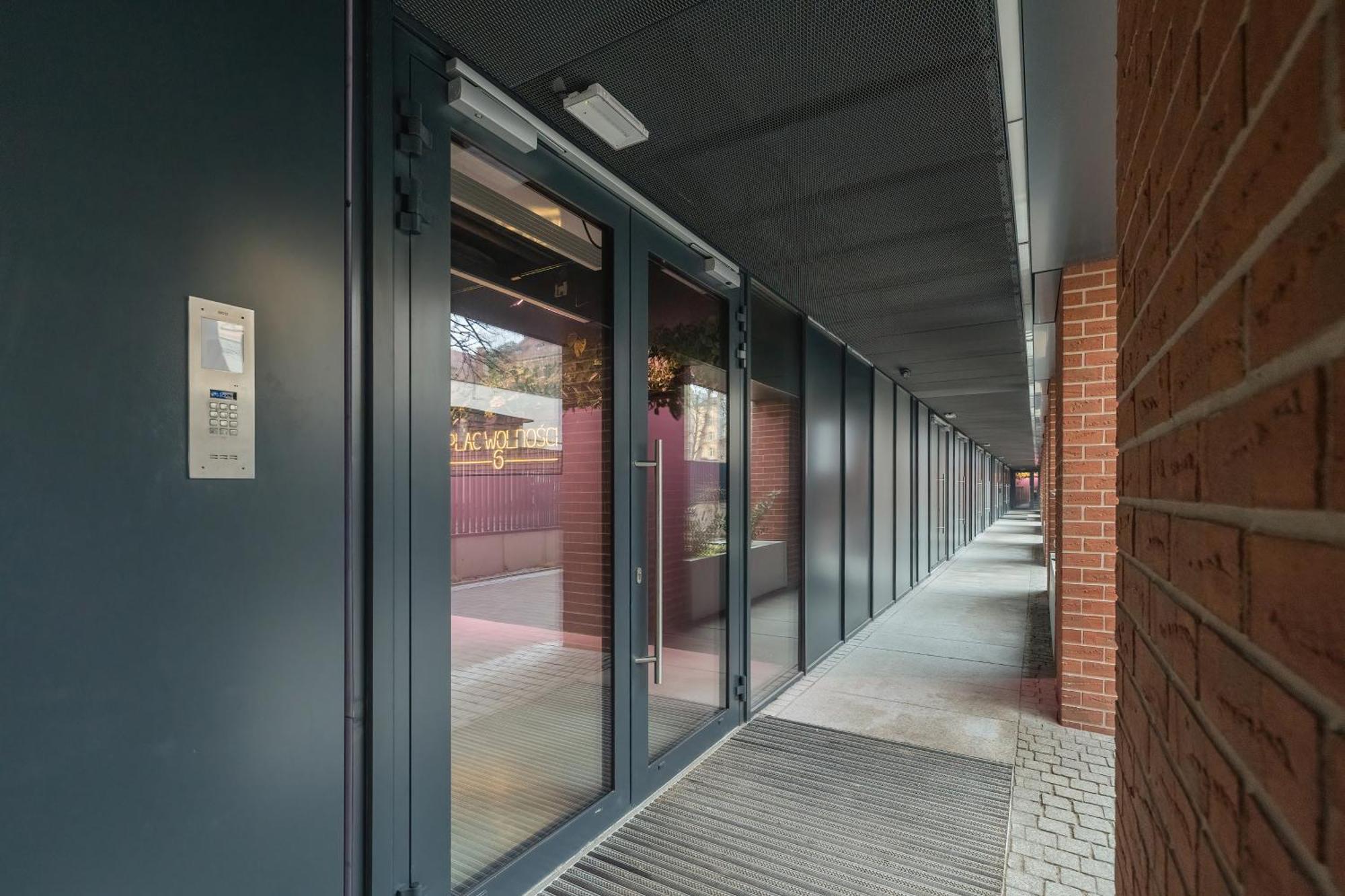 Modern In The Centre Of By Renters Apartment Poznan
