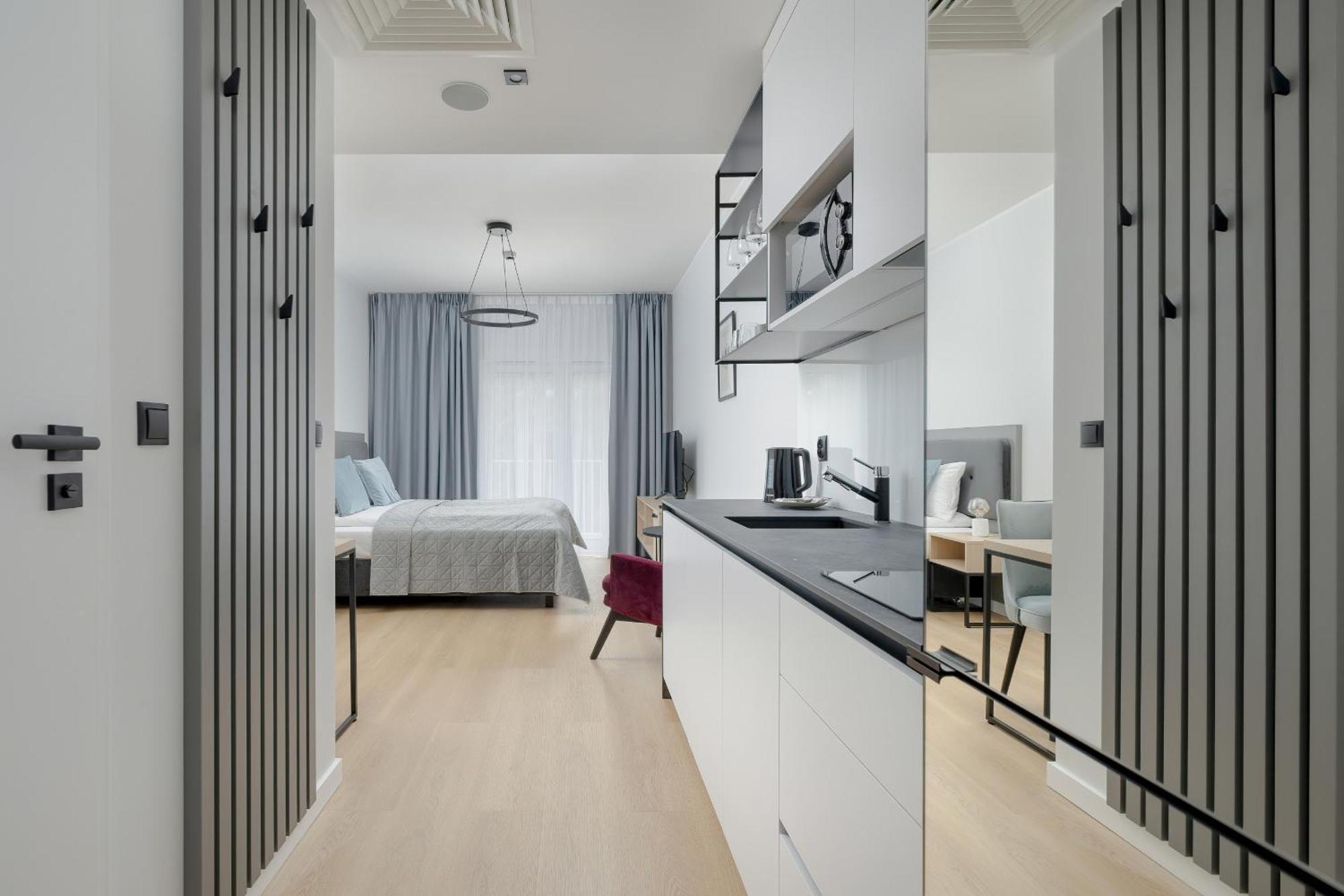 Modern In The Centre Of By Renters Poznan